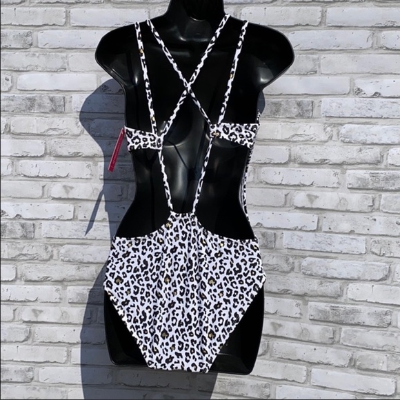 Xhilaration cheetah/leopard one piece swimsuit - Picture 12 of 12